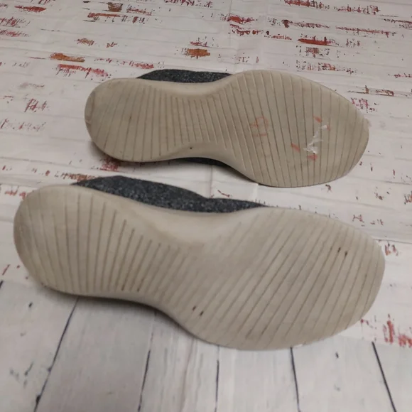 Allbirds wool runner tennis shoes - Picture 3 of 6